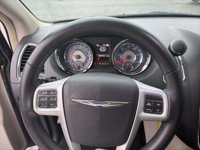 2016 Chrysler Town & Country Touring-L Anniversary Edition