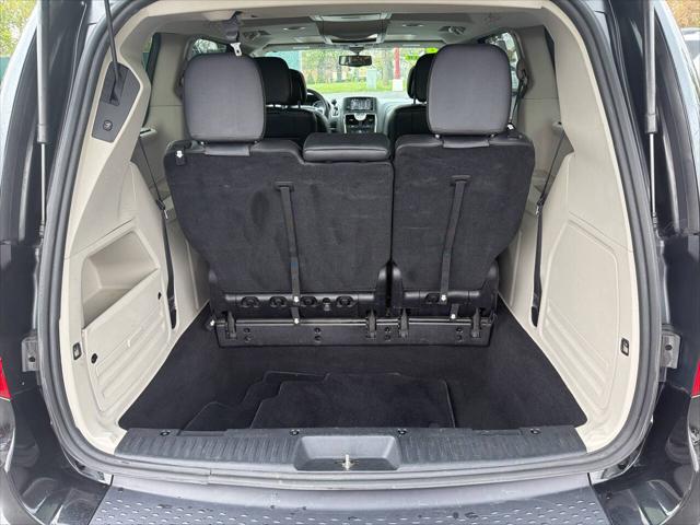2016 Chrysler Town & Country Touring-L Anniversary Edition