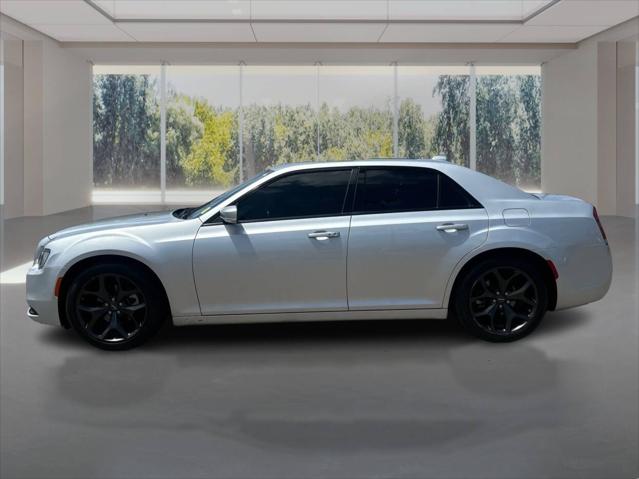 2022 Chrysler 300 S