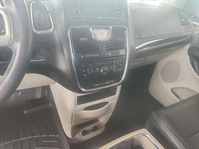 2014 Chrysler Town & Country Touring