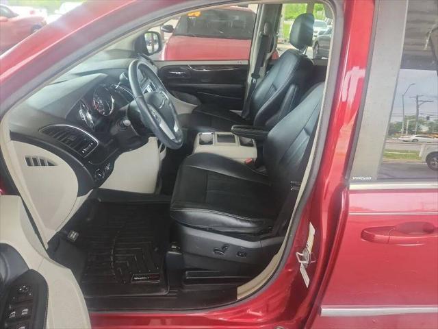 2014 Chrysler Town & Country Touring