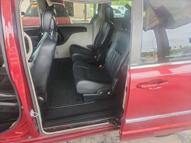 2014 Chrysler Town & Country Touring