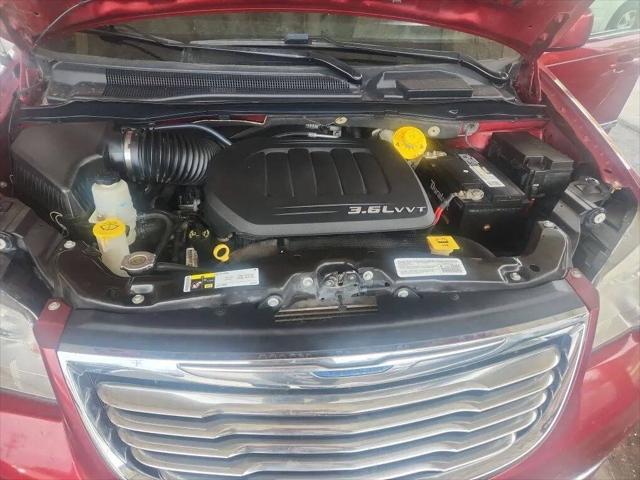 2014 Chrysler Town & Country Touring