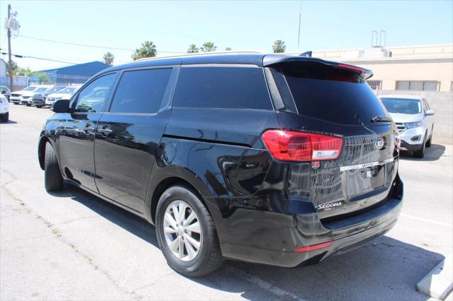 2016 Kia Sedona LX