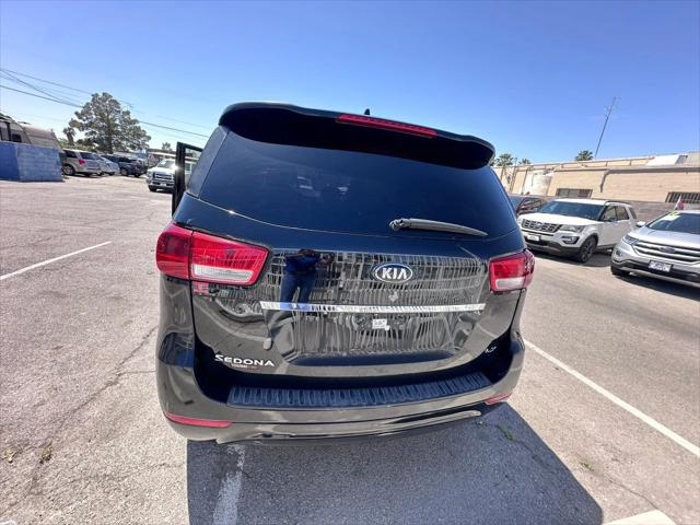 2016 Kia Sedona LX