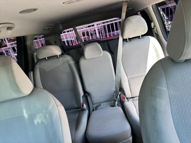 2016 Kia Sedona LX