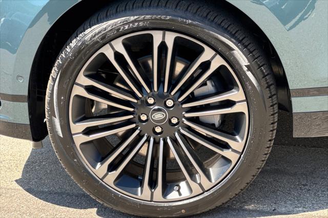 2026 Land Rover Range Rover Velar P250 Dynamic SE