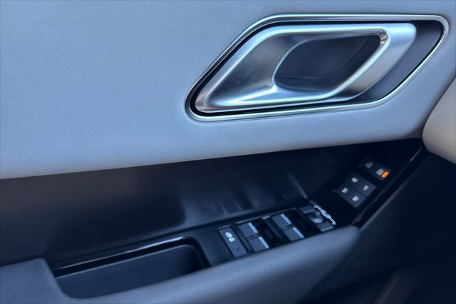 2026 Land Rover Range Rover Velar P250 Dynamic SE
