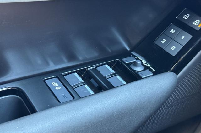 2026 Land Rover Range Rover Velar P250 Dynamic SE
