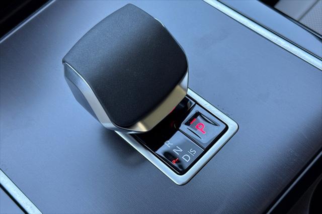 2026 Land Rover Range Rover Velar P250 Dynamic SE