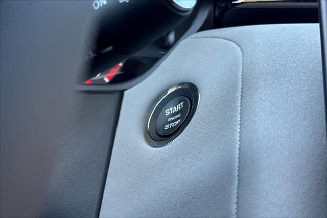 2026 Land Rover Range Rover Velar P250 Dynamic SE