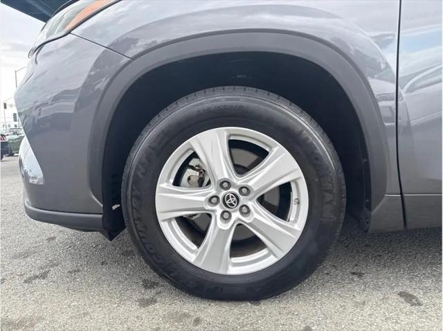 2021 Toyota Highlander LE