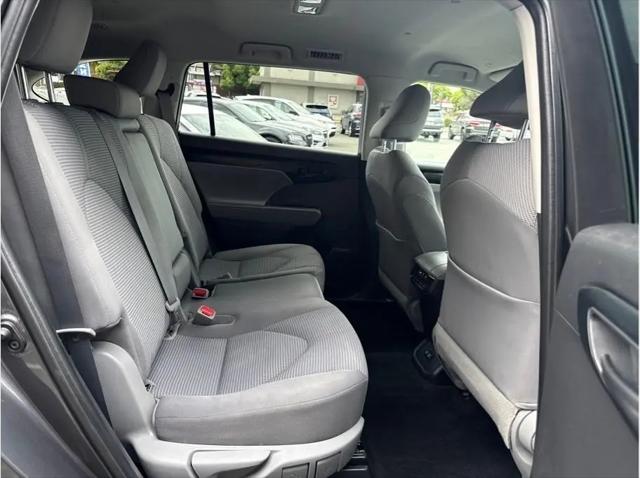 2021 Toyota Highlander LE