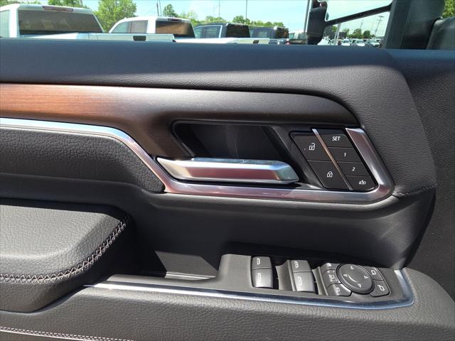 2026 GMC Sierra 2500HD Crew Cab, Standard Bed, Denali, 4WD