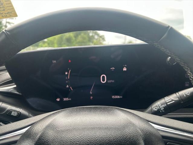2024 Buick NV Avenir FWD