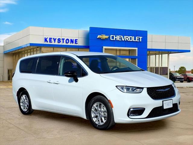 2024 Chrysler Pacifica Touring L for sale in Sand Springs, OK
