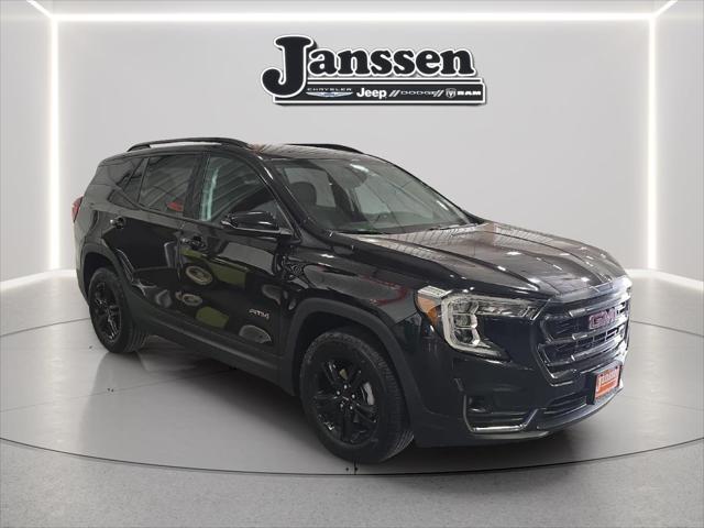 2024 GMC Terrain AWD AT4