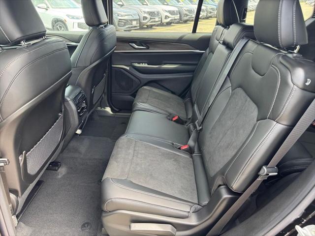 2026 Jeep Grand Cherokee L Altitude 4x4