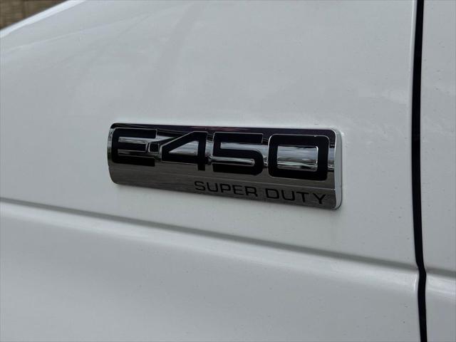 2027 Ford E-Series Cutaway Base
