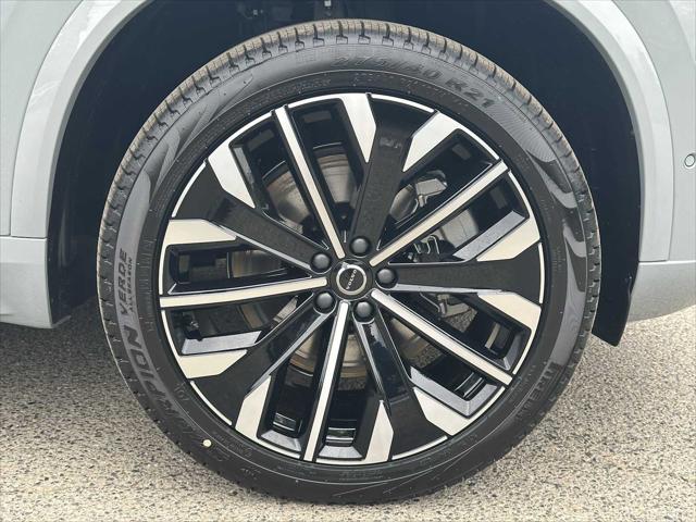 2026 Volvo XC90 Plug-In Hybrid Ultra Dark Theme, T8 AWD, Electric/Gasoline, 7 Seats