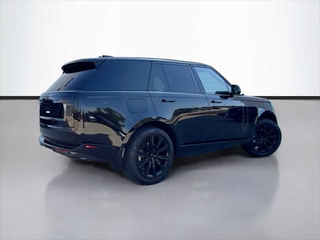2026 Land Rover Range Rover P550e SE