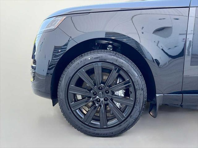 2026 Land Rover Range Rover P550e SE