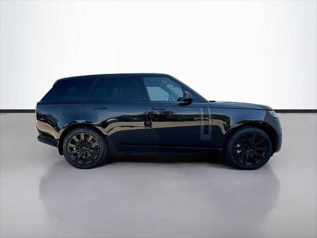 2026 Land Rover Range Rover P550e SE