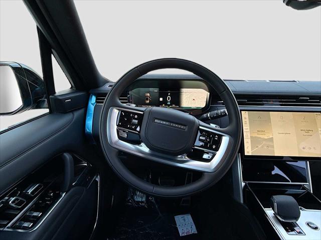2026 Land Rover Range Rover P550e SE
