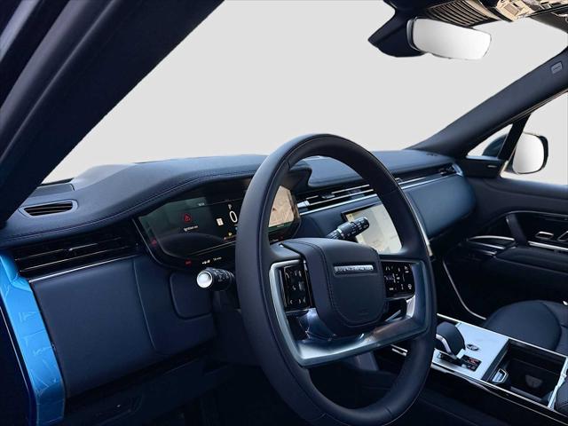 2026 Land Rover Range Rover P550e SE