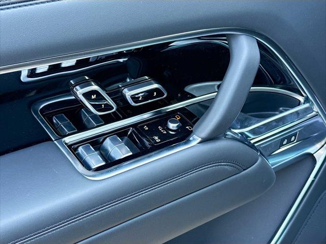 2026 Land Rover Range Rover P550e SE