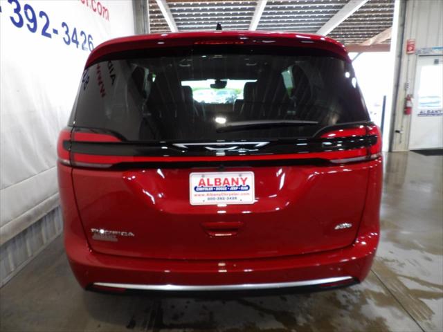 2027 Chrysler Pacifica Select