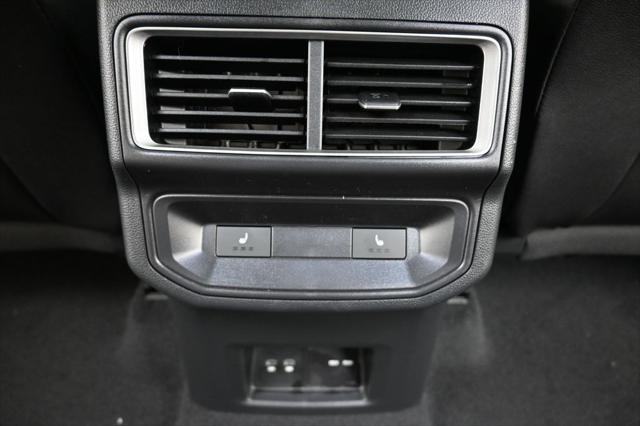 2026 Volkswagen Atlas Cross Sport SEL Premium R-Line