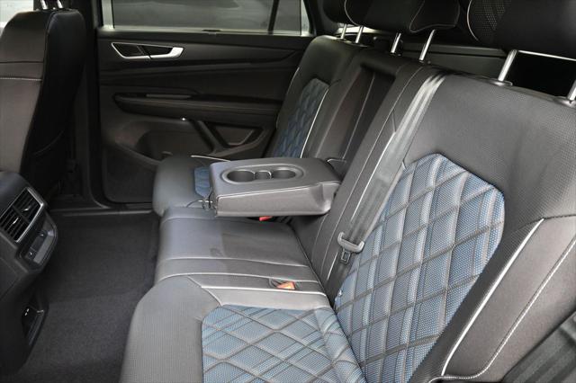2026 Volkswagen Atlas Cross Sport SEL Premium R-Line