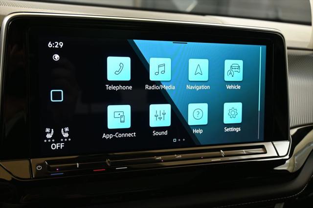 2026 Volkswagen Atlas Cross Sport SEL Premium R-Line