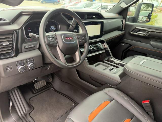 2025 GMC Sierra 2500HD 4WD Crew Cab Standard Bed AT4