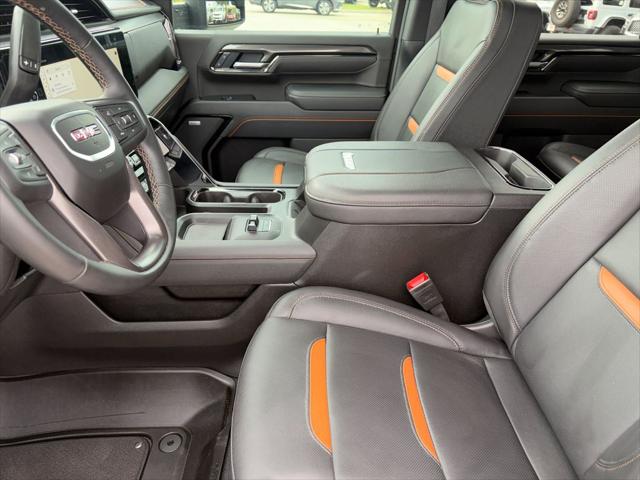 2025 GMC Sierra 2500HD 4WD Crew Cab Standard Bed AT4