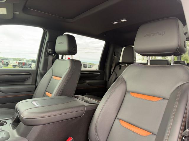 2025 GMC Sierra 2500HD 4WD Crew Cab Standard Bed AT4