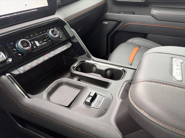 2025 GMC Sierra 2500HD 4WD Crew Cab Standard Bed AT4