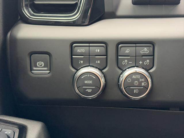 2025 GMC Sierra 2500HD 4WD Crew Cab Standard Bed AT4