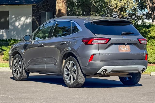 2025 Ford Escape Platinum