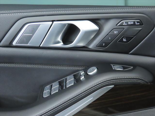 2020 BMW X7 40i - Photo 24
