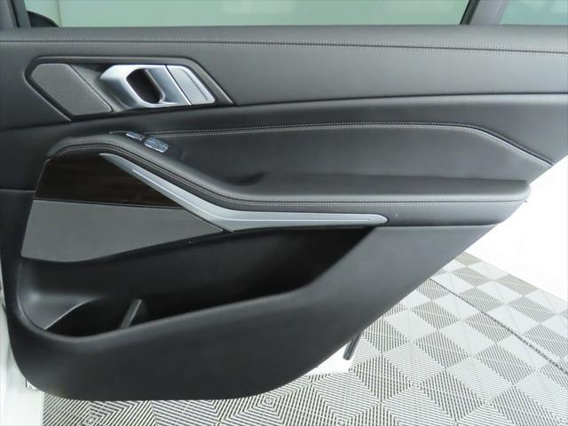 2020 BMW X7 40i - Photo 28
