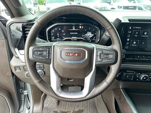 2025 GMC Sierra 2500HD 4WD Crew Cab Standard Bed SLT