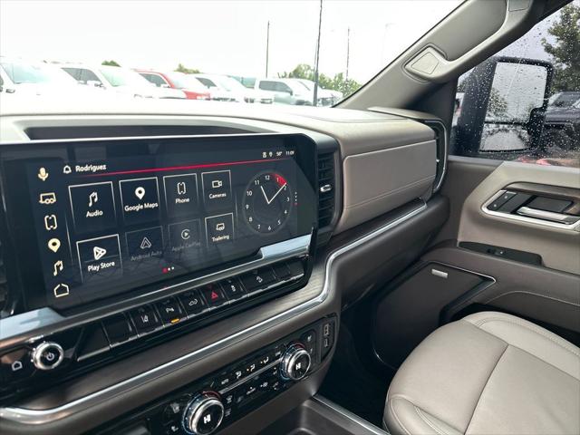 2025 GMC Sierra 2500HD 4WD Crew Cab Standard Bed SLT