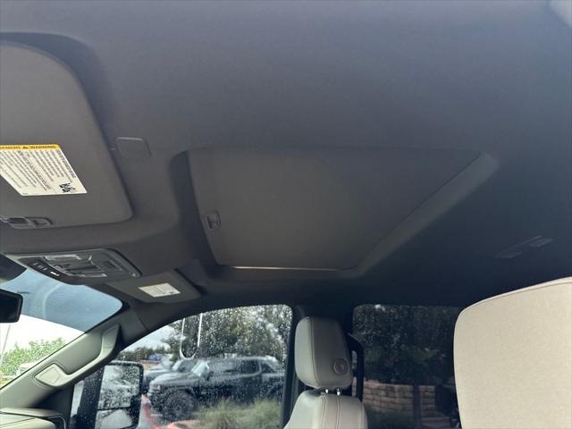 2025 GMC Sierra 2500HD 4WD Crew Cab Standard Bed SLT