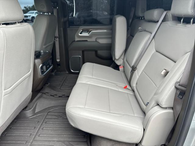 2025 GMC Sierra 2500HD 4WD Crew Cab Standard Bed SLT