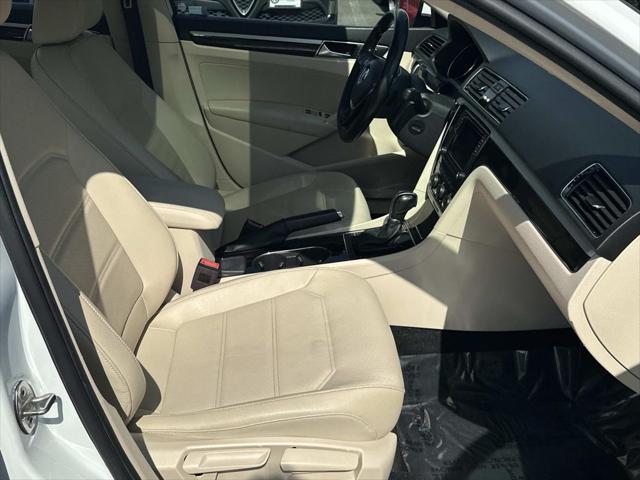 2019 Volkswagen Passat 2.0T SE R-Line