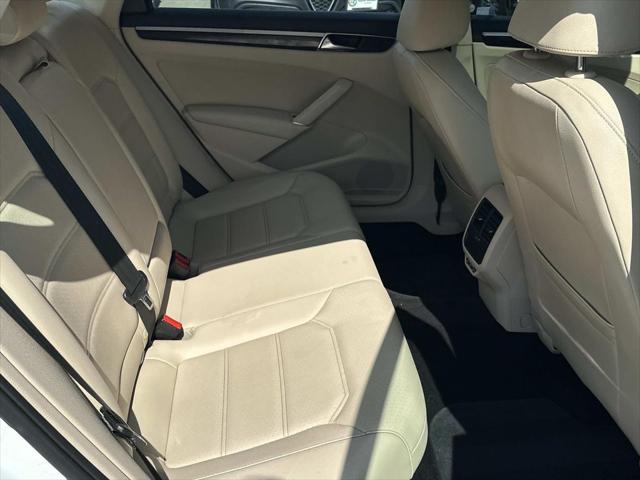 2019 Volkswagen Passat 2.0T SE R-Line