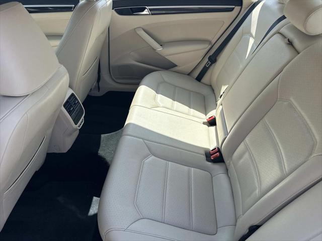 2019 Volkswagen Passat 2.0T SE R-Line