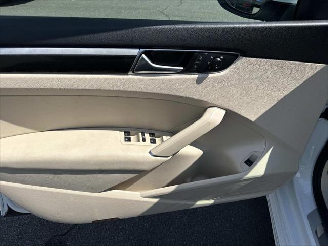 2019 Volkswagen Passat 2.0T SE R-Line